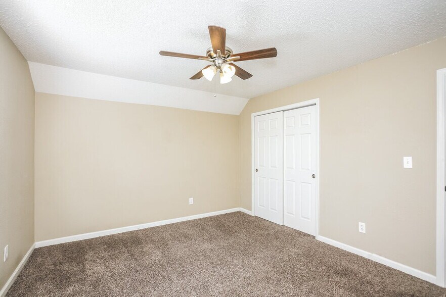 Building Photo - 19516 Prairie Crossing Dr