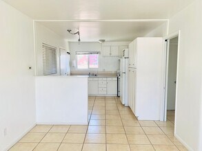 Building Photo - Live by the Beach! 2BD/1BA Mission Beach Apartment with Garage! ONLY $3,295/mo!