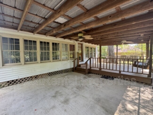 Building Photo - 402 Overby St