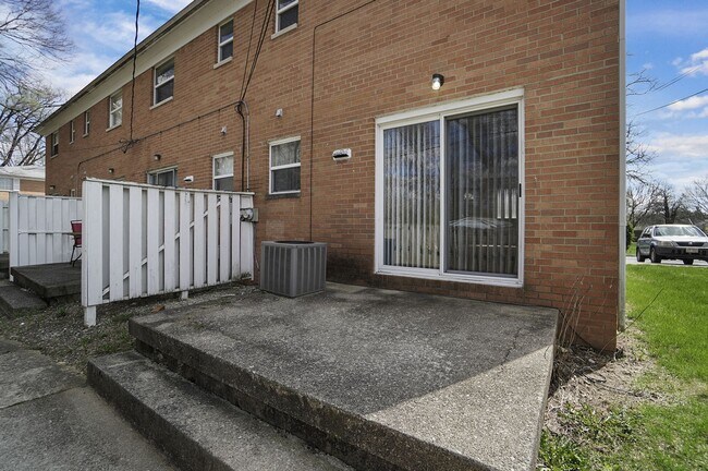 Building Photo - Maplewood Plaza