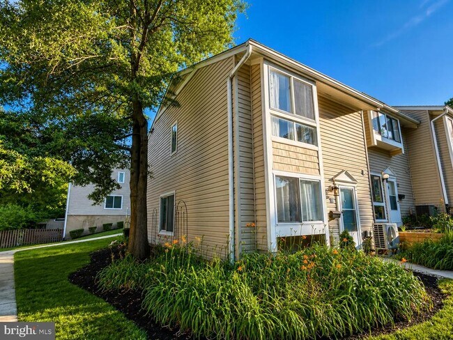 Building Photo - 1240 Gemini Dr