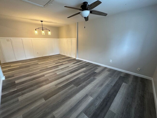 Building Photo - 319 Joy Dr