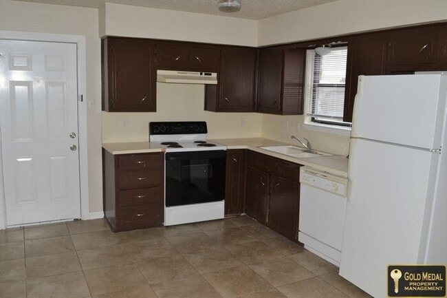 Building Photo - 4707 Westcliff Rd