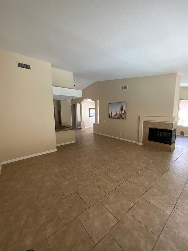 Building Photo - Pool home with solar panels in Palm Desert