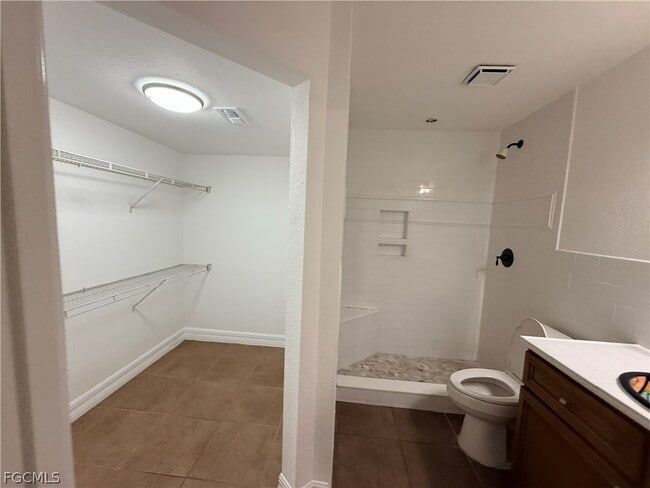 Building Photo - 12750 Equestrian Cir