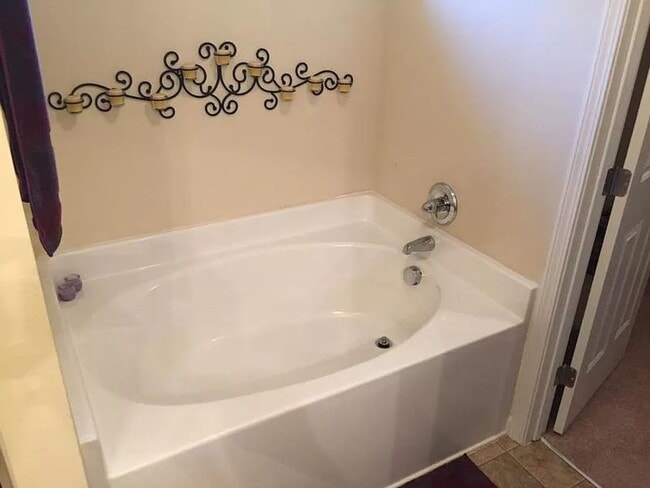 Building Photo - Blythewood Beauty - Three Bedroom, Two and...