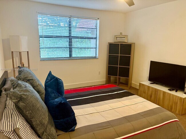 Building Photo - 8632 NW 34th Pl