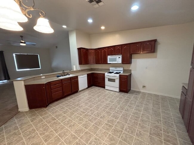 Building Photo - 2887 Wensley Ave