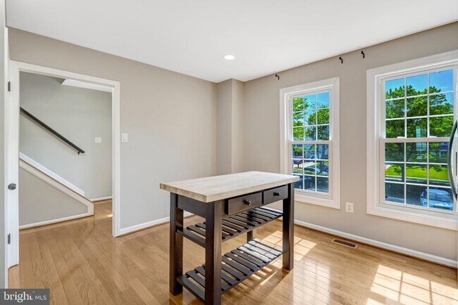 Building Photo - 8478 Battle Ct