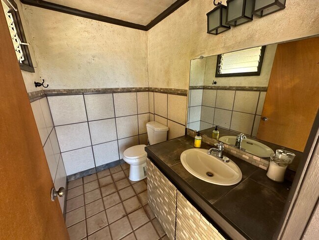 Building Photo - 3305 Kehala Dr