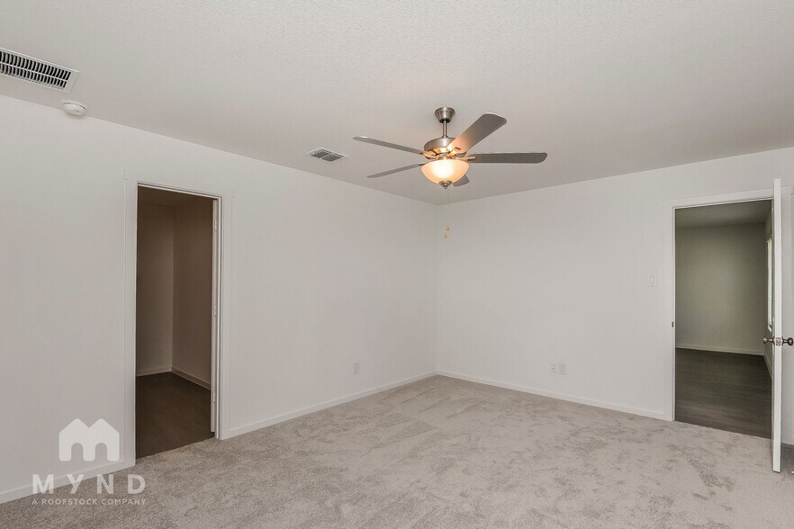 Building Photo - 2732 Mistwood Dr