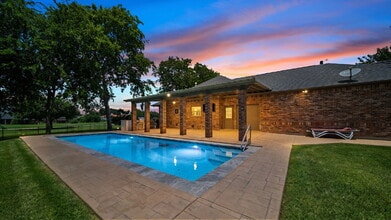 Building Photo - Experience the luxury of resort-style living in Bentwater, one of Lake Conroe’s premier gated com...