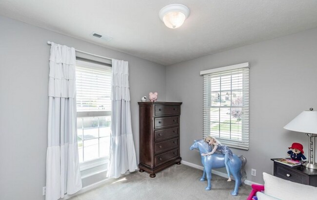 Building Photo - Stunning 4 Bedroom Elkhorn Home!!