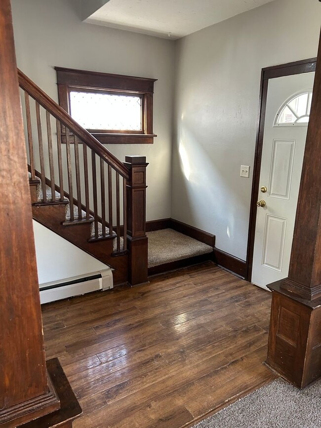 Building Photo - House for Rent