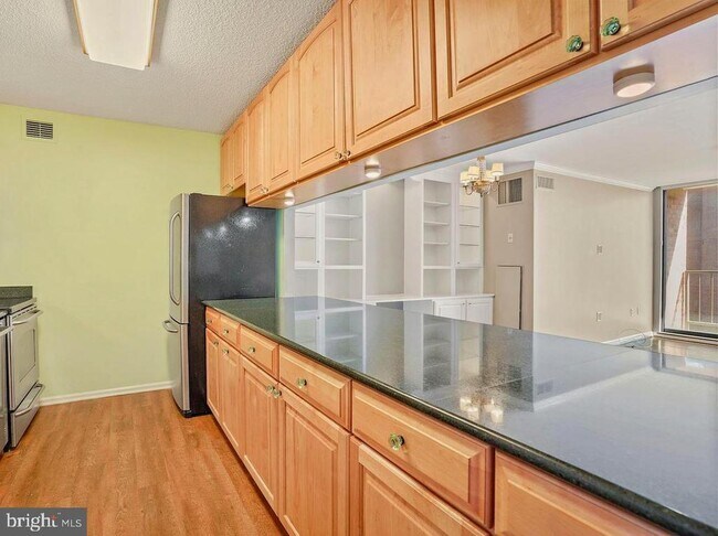 Building Photo - 2555 Pennsylvania Ave NW