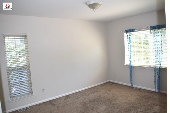 Building Photo - 1566 Heron Cir
