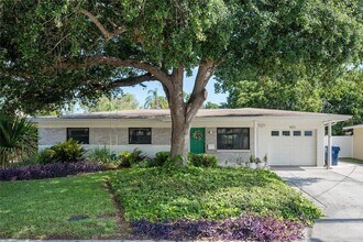 Building Photo - 4831 W Bay Ct Ave