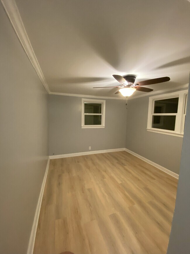 Building Photo - 15 N Hammett St