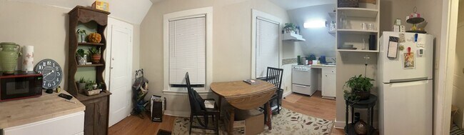 Building Photo - 112 Main St