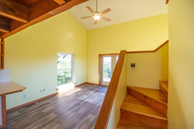 Building Photo - 10644 Peach Ridge Rd