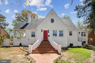 Building Photo - 6511 Foster St