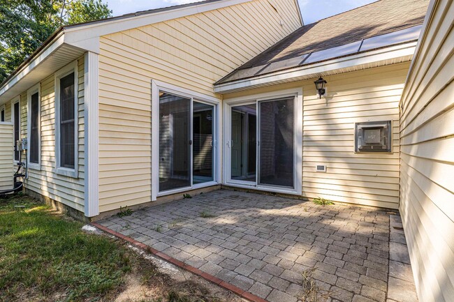 Building Photo - 45 Bog Rd