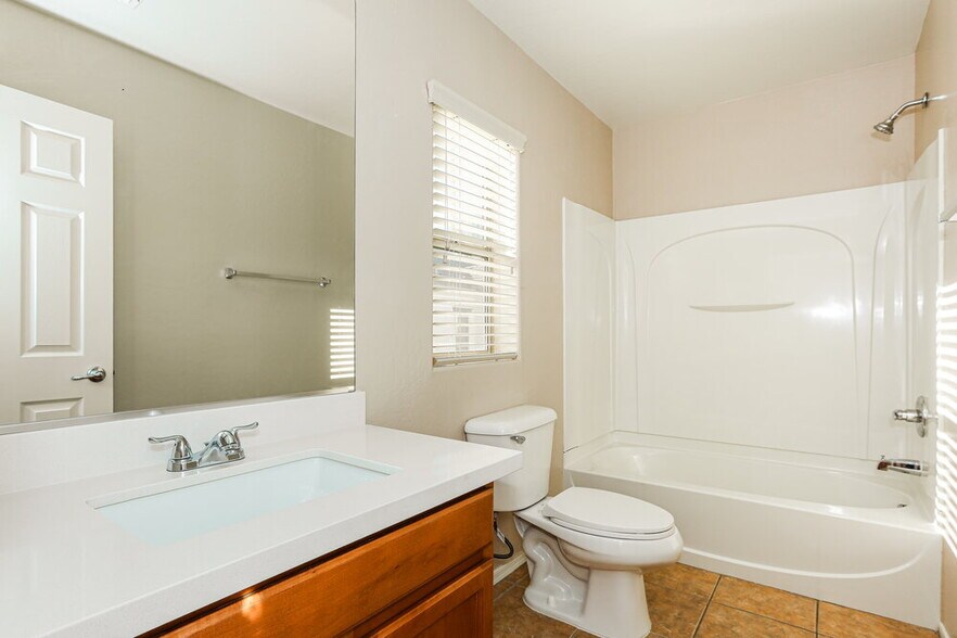 Building Photo - 4693 E Olney Ave