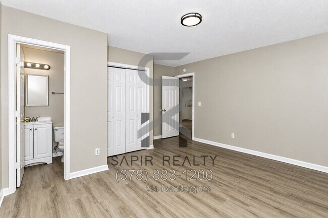 Building Photo - 2746 Knoll Rd SE
