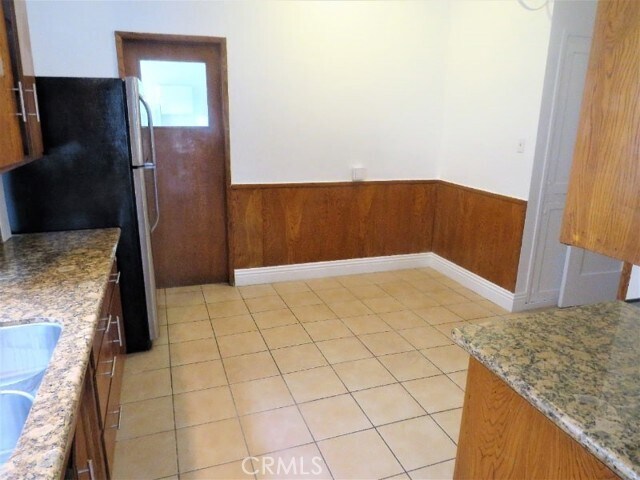 Building Photo - 227 S Gale Dr
