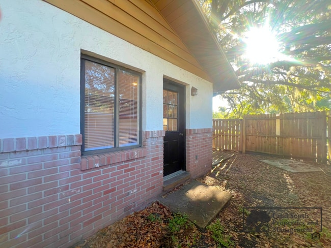 Building Photo - 120 Rosalynn Cir