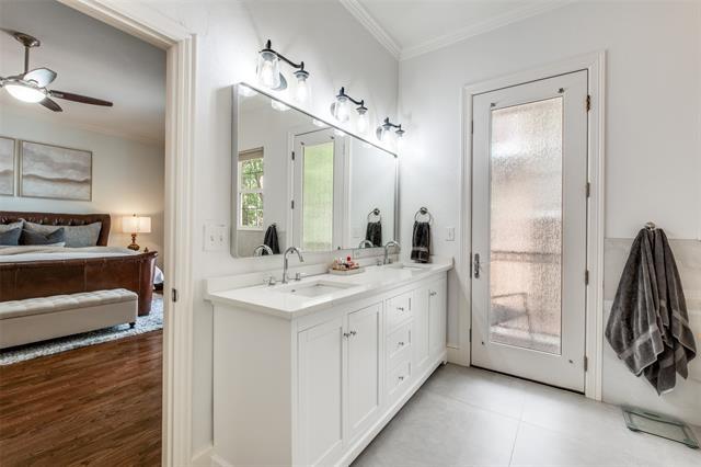 Building Photo - 5709 Lewis St