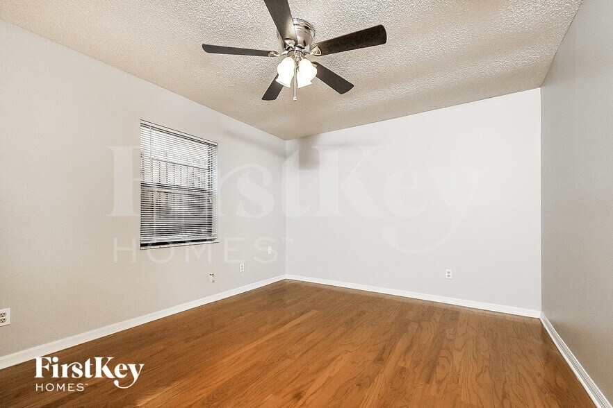Building Photo - 2720 Briarpatch Dr