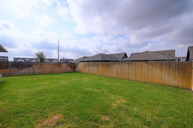 Building Photo - 1009 Marvin Wy