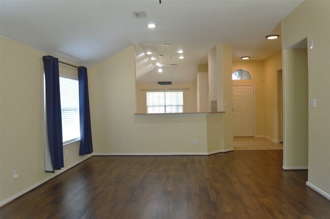 Building Photo - 18011 Rose Hill Park Ln