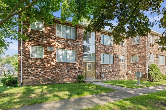 Building Photo - 725 Cedarwood Terrace