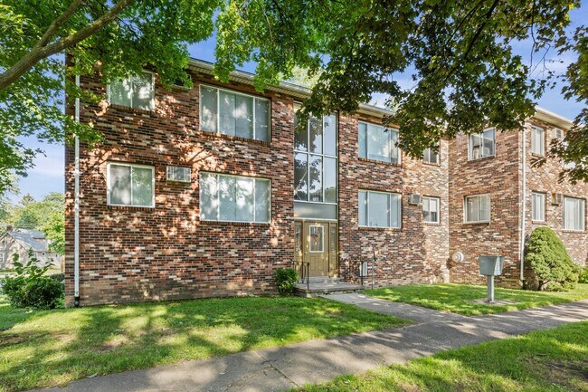 Building Photo - 729 Cedarwood Terrace