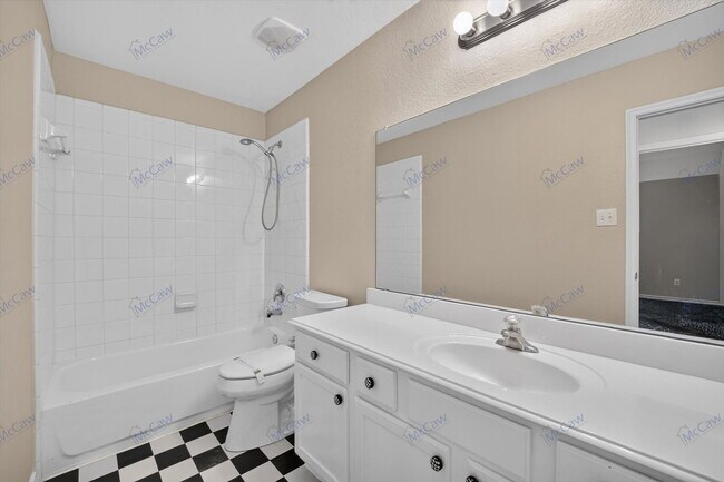 Building Photo - 1209 Chattahoochee