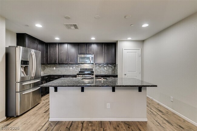 Building Photo - 3009 Camino Sereno Ave