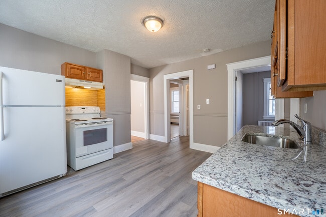 Building Photo - 62-64-64 James St