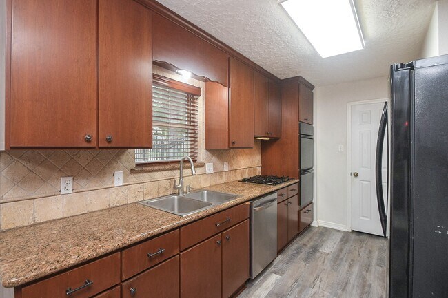 Building Photo - 11915 N Hanworth Dr