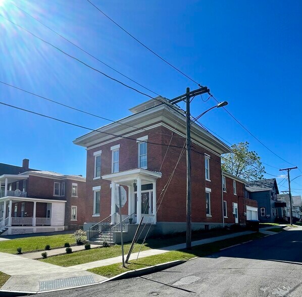 Building Photo - 52 Genesee St