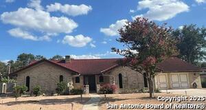 Building Photo - 706 Golfcrest Dr
