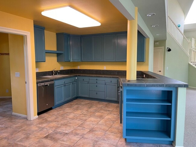 Building Photo - Amazing Garden Hwy Riverfront Home for Rent