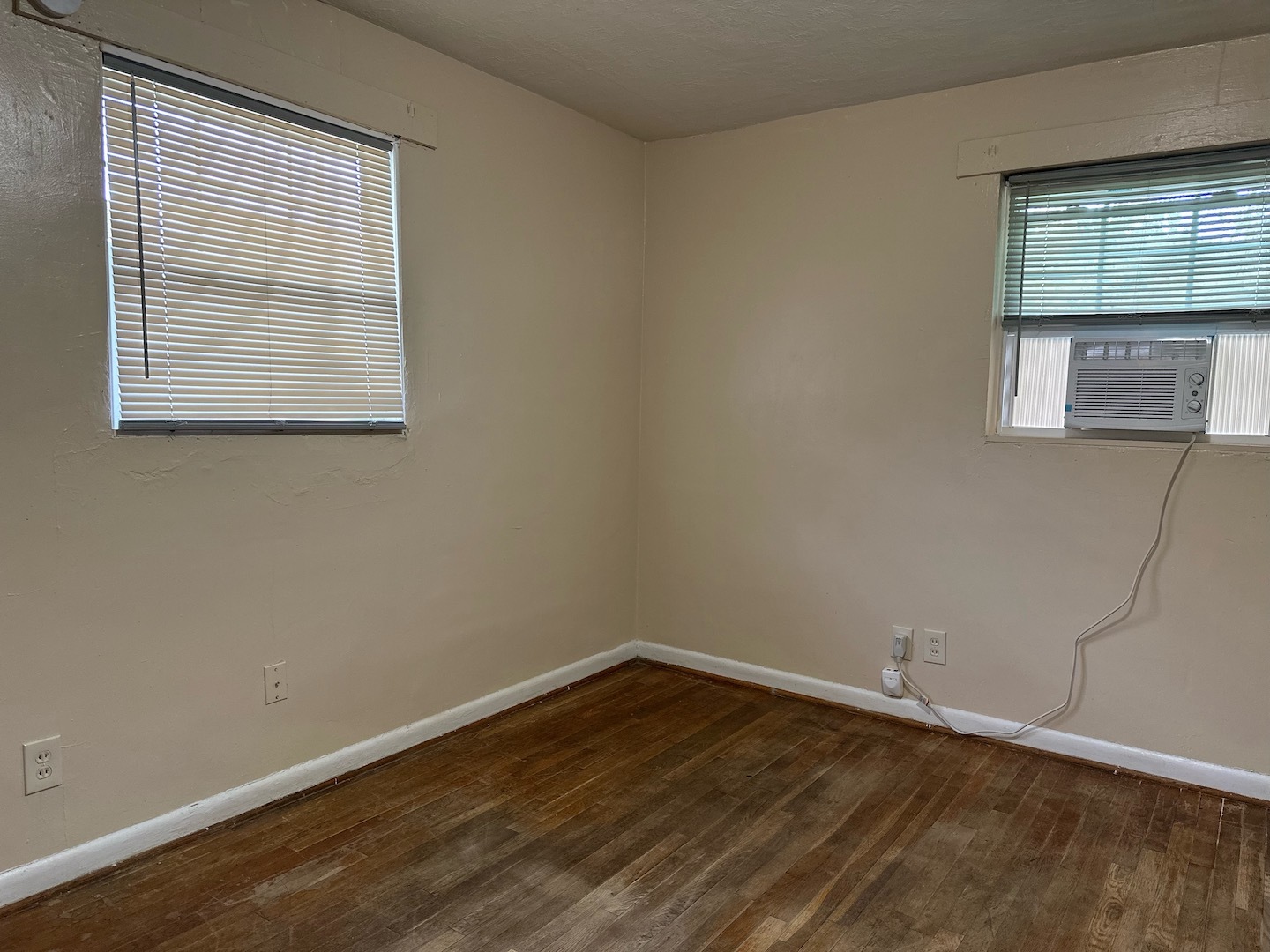 Building Photo - 1008 Anderson Pl