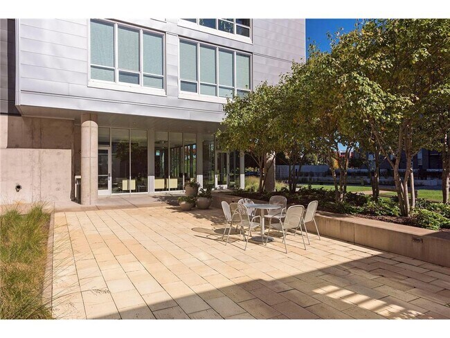 Building Photo - 901 S 2nd St