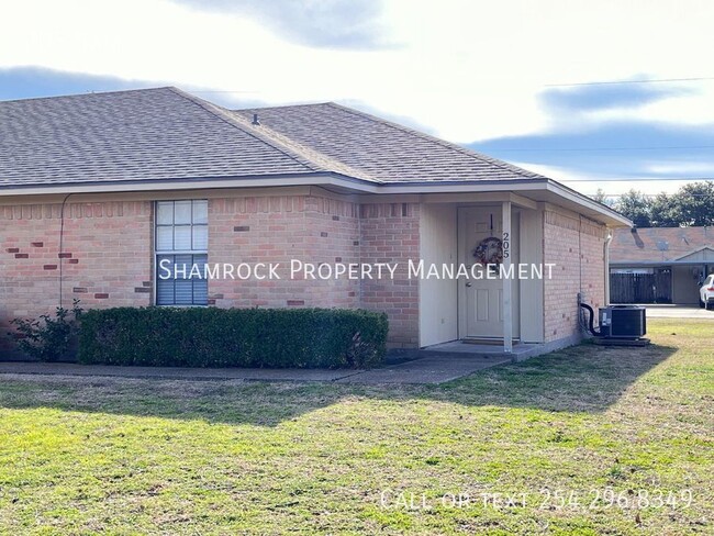 Primary Photo - Robinson Duplex