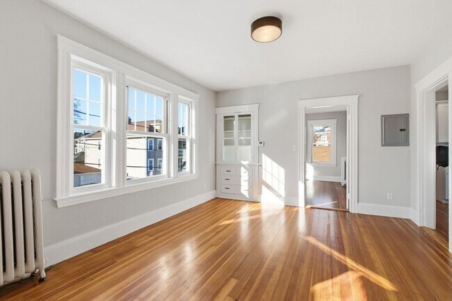 Building Photo - 113 Minot St