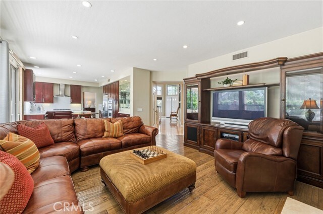 Building Photo - 4640 E Somerton Ave