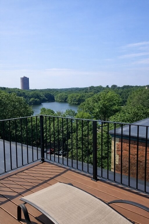 Building Photo - 10 Jamaicaway