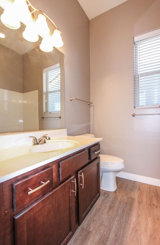 Building Photo - MOVE IN SPECIAL - Three Bedroom Granville Home